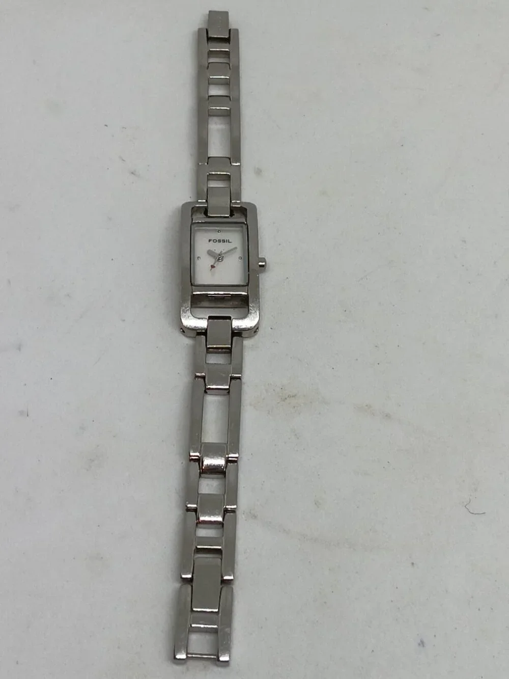 VINTAGE 2000s Fossil f2 ES-1016 Women's 17mm x 35mm Silver Tone MOP Dial Watch
